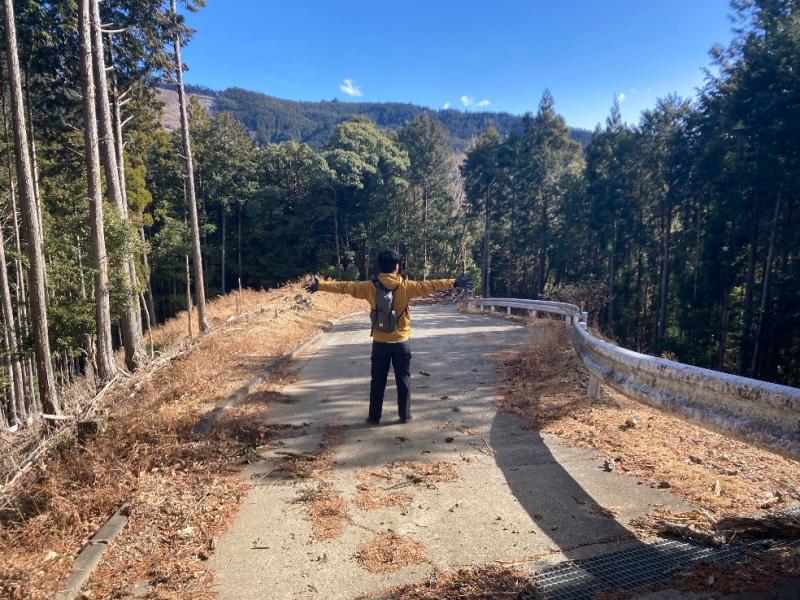 山林前面道路