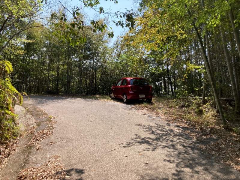 山林内駐車位置