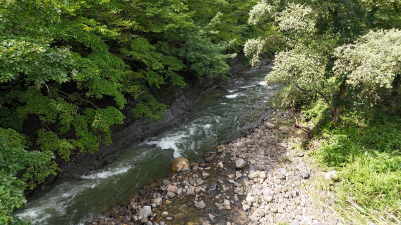 足水川と面する部分