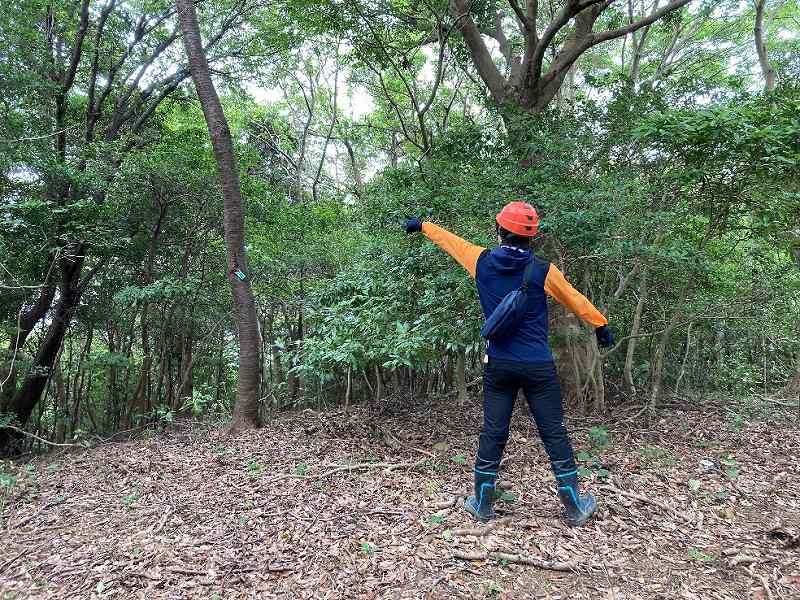 山頂の様子※対象左