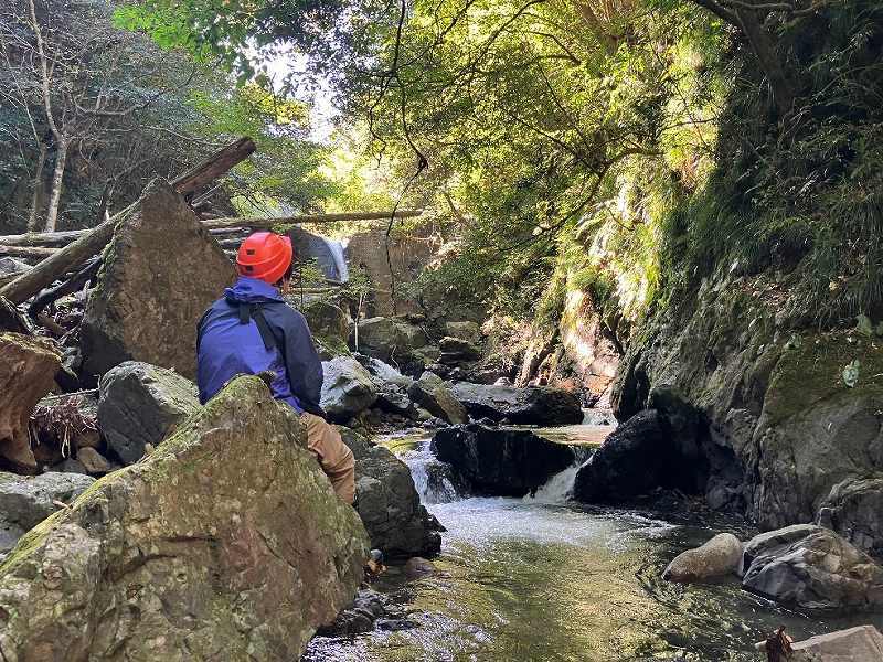 対象地前を流れる川